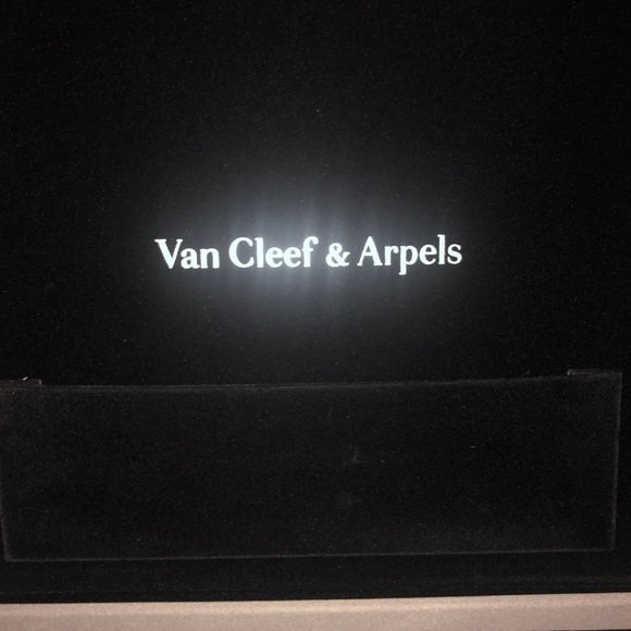 Van cleef Arpel empty suede box - Picture 3 of 6